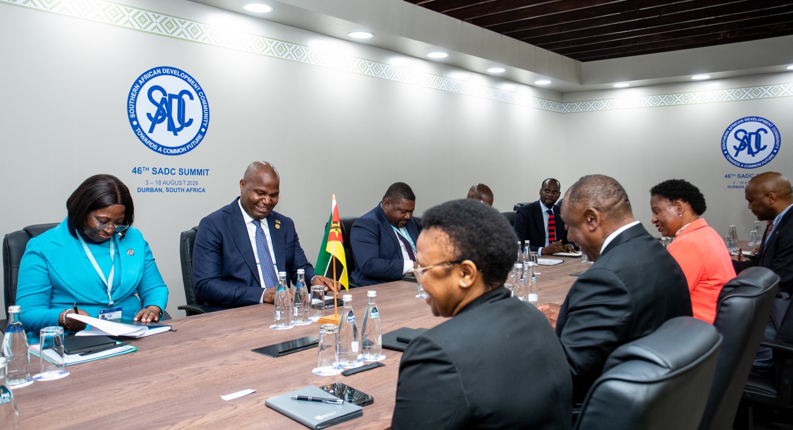 Daniel Chapo e Cyril Ramaphosa Discutem Cooperação e Segurança na SADC
