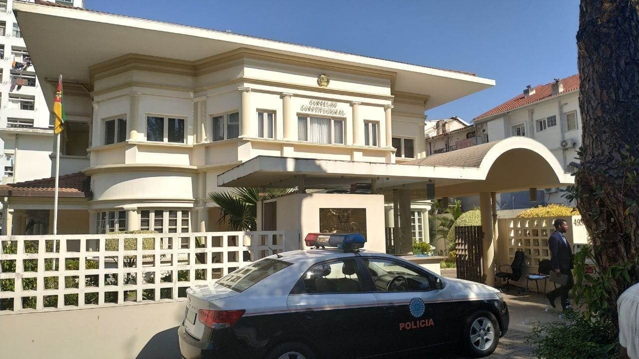 Desafios da Democracia em Moçambique: O Caso da Governadora de Gaza