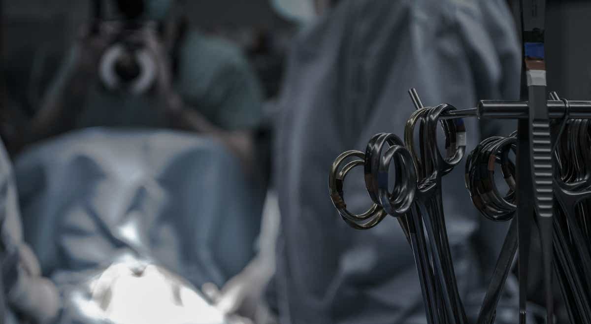 Inovação Médica: A Primeira Cirurgia Cerebral Assistida por Inteligência Artificial