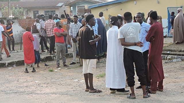 Protestos na Nigéria após tragédia com mineiros de ouro