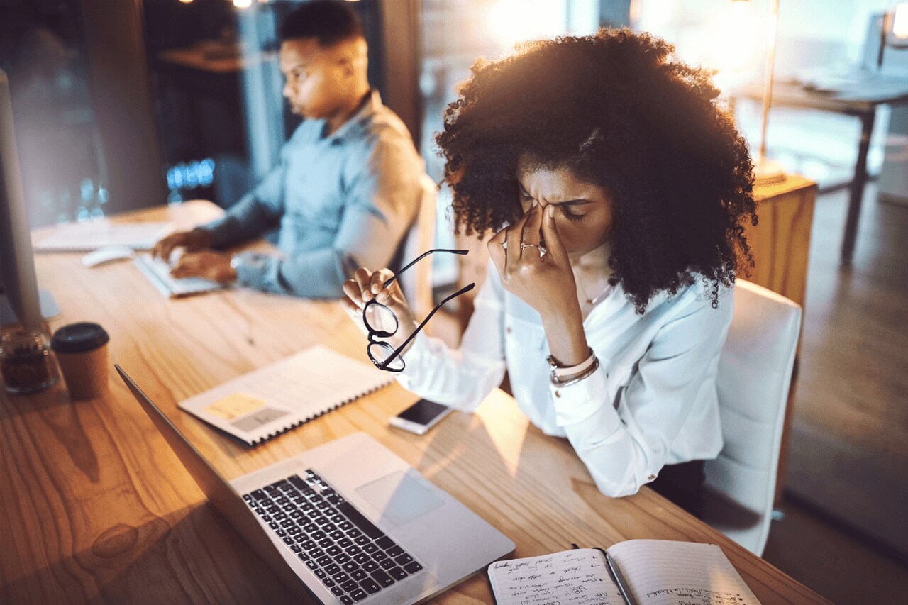 Superando a Síndrome do Impostor no Local de Trabalho em Moçambique