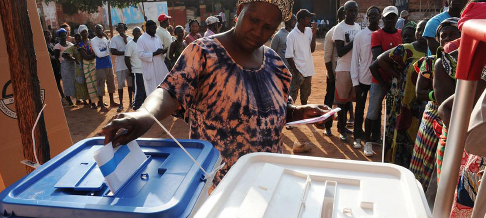 Referendo na Guiné-Bissau: Eleitores Avaliam Reforma Constitucional