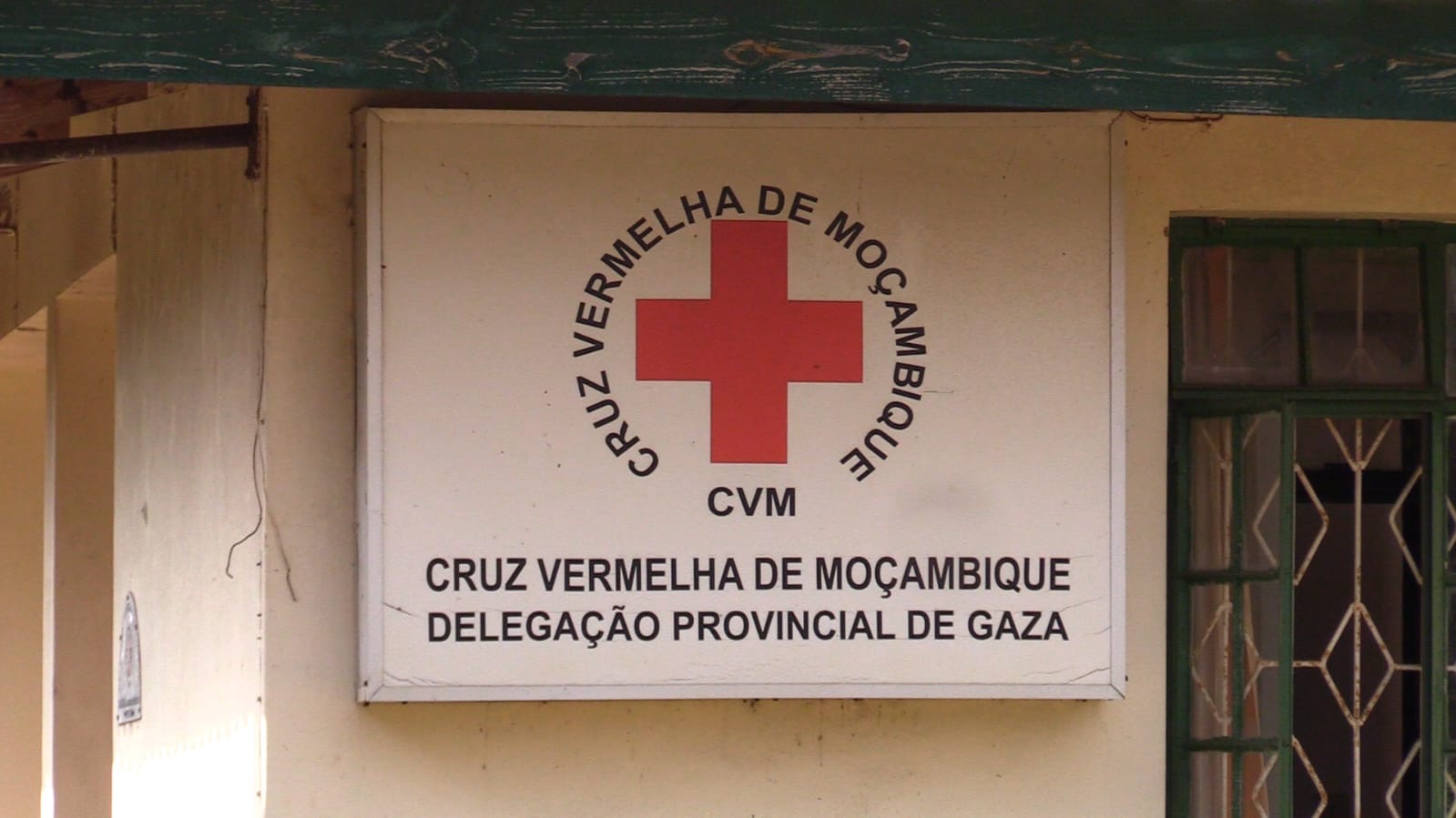 Voluntários da Cruz Vermelha em Gaza consideram encerrar delegação devido a subsídios em atraso