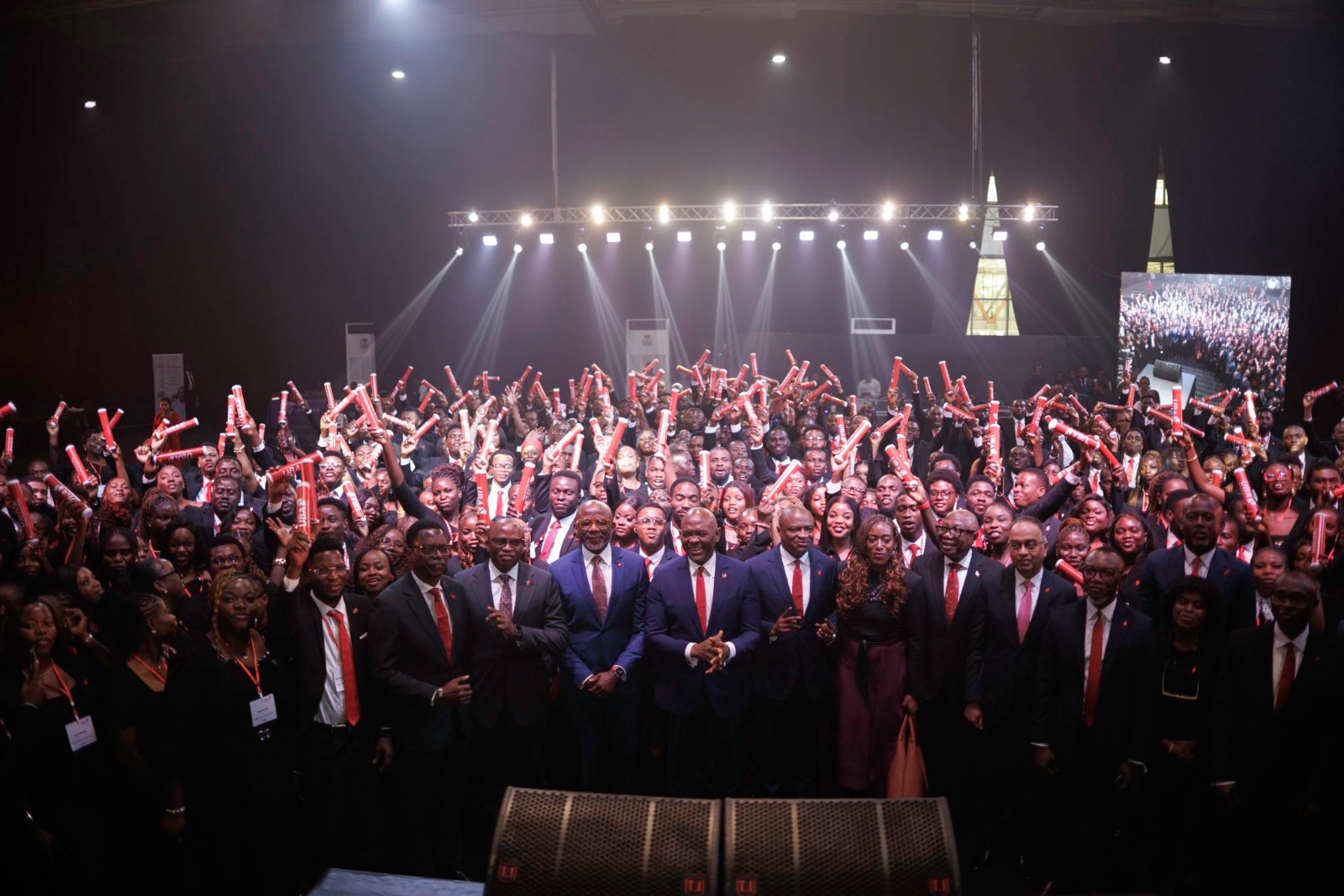 UBA Celebra Graduação de 400 Jovens no Programa de Graduados em Moçambique