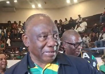 Promessas de Ramaphosa a moradores de Soweto: Combate à corrupção e aumento de subsídios sociais