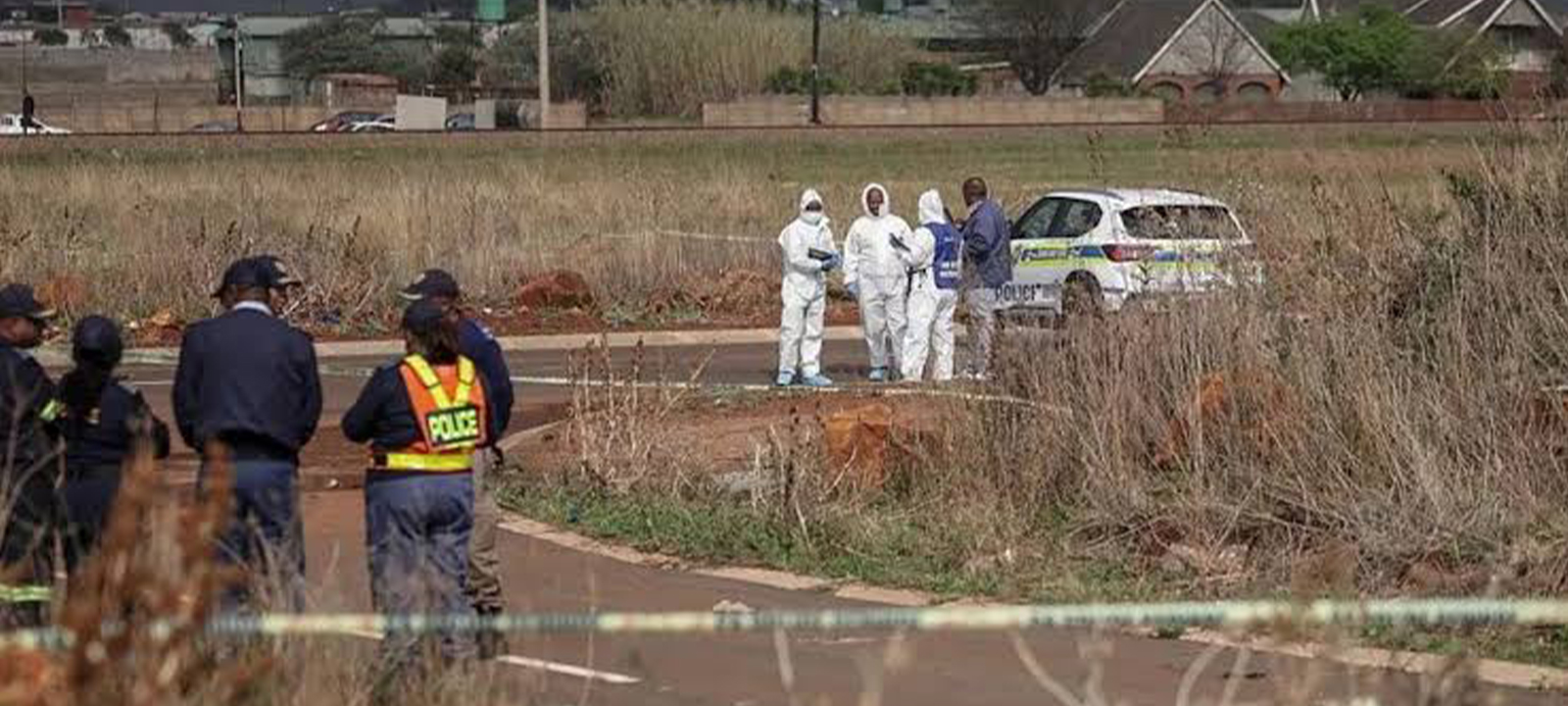 Comunitários de Olifantsfontein prestam homenagem a vítima de crime brutal