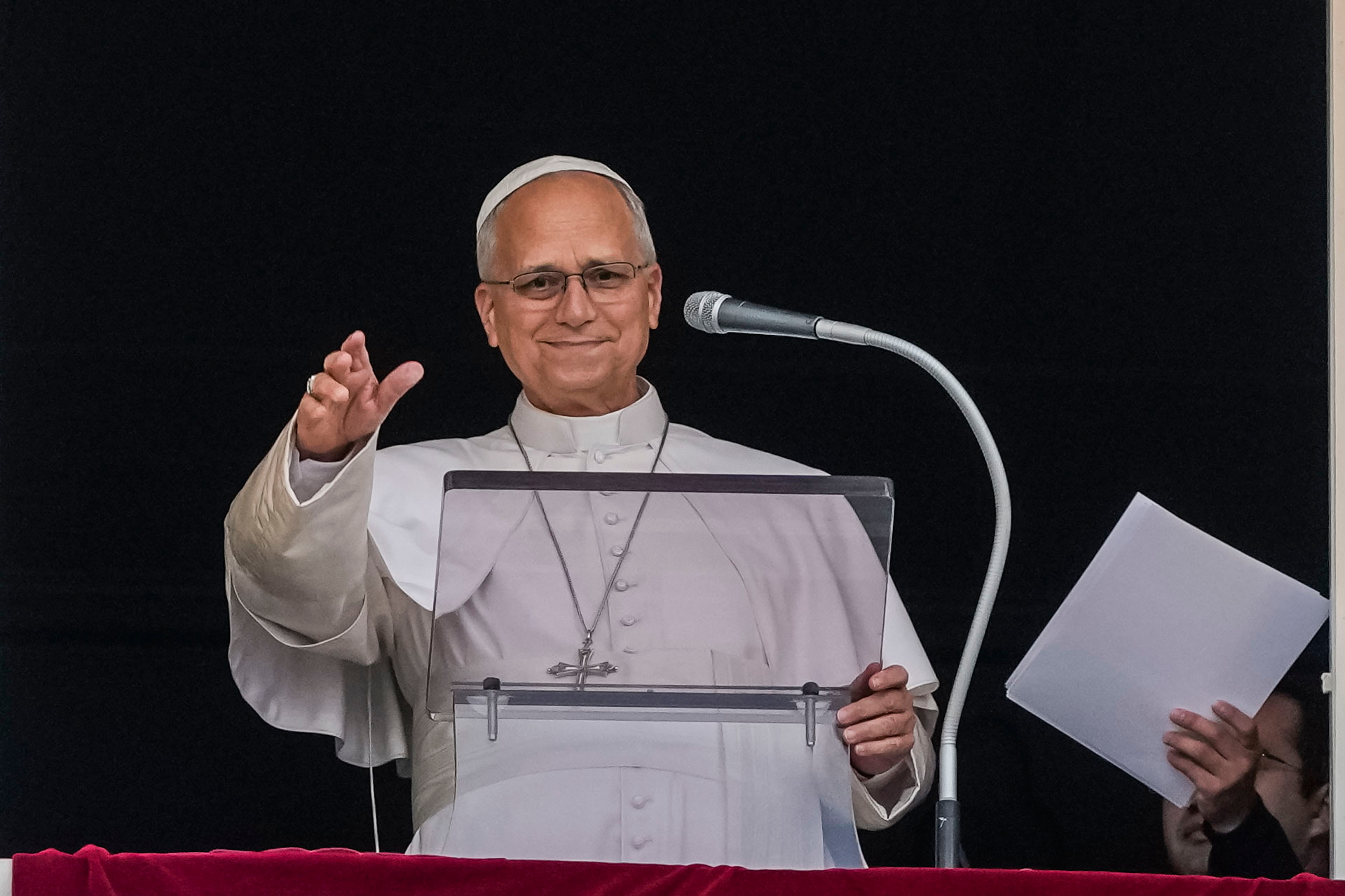 Papa Leão XIV anuncia regresso gradual às suas funções após cirurgia